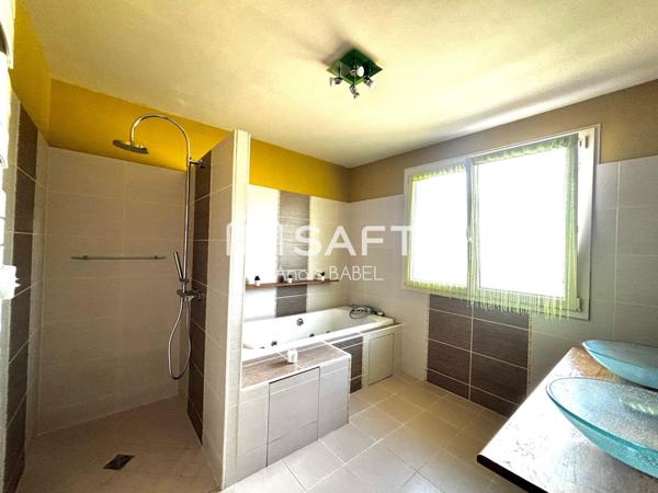 Maison familiale 207m2 avec piscine et tranquillité