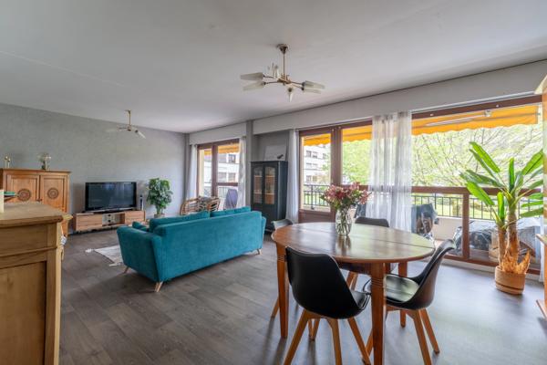 Appartement T4 de 117m² avec terrasse et cave à Pessac