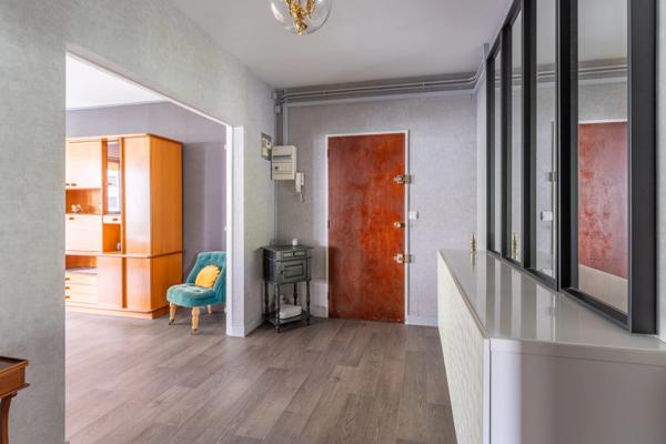 Appartement T4 de 117m² avec terrasse et cave à Pessac