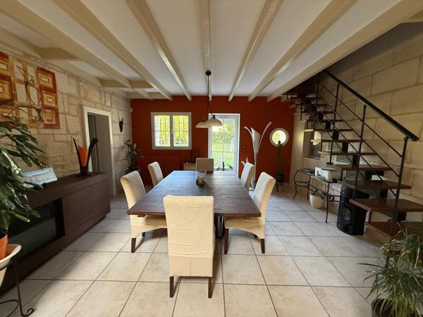 Batisse du 19 e Siécle rénovée avec Verger , piscine