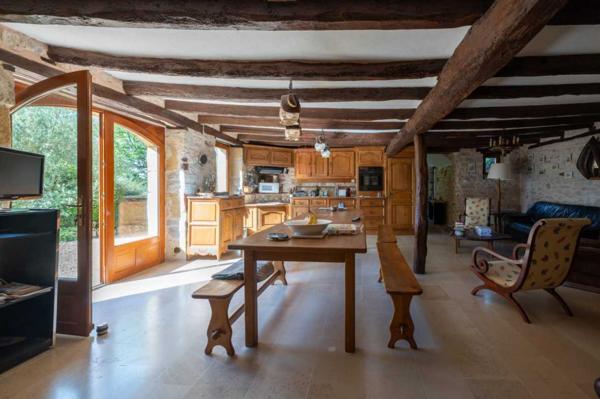 Maison ancienne - Gourdon SECTEUR GOURDON - Spacieuse Demeure en pierre avec jardin et piscine couverte
