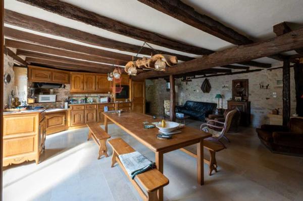 Maison ancienne - Gourdon SECTEUR GOURDON - Spacieuse Demeure en pierre avec jardin et piscine couverte