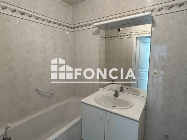 Location Appartement 2 pièces 43.24 m² - 87 RUE TOUR NEUVE Cavaillon 84300