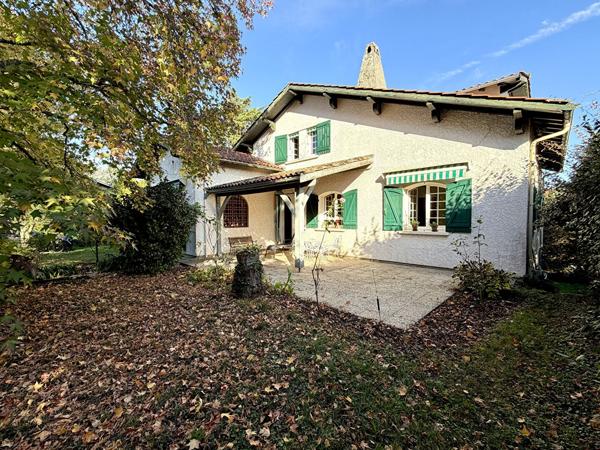 RARE BOURG HAUT BOULIAC Maison traditionnelle de 190m2 avec sous sol de 125m2 sur 2100m2 de terrain , Bouliac RARE BOURG HAUT BOULIAC Maison traditionnelle de 190m2 avec sous sol de 125m2 sur 2100m2 de terrain , Bouliac
