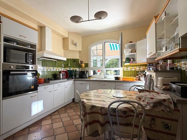 RARE BOURG HAUT BOULIAC Maison traditionnelle de 190m2 avec sous sol de 125m2 sur 2100m2 de terrain , Bouliac RARE BOURG HAUT BOULIAC Maison traditionnelle de 190m2 avec sous sol de 125m2 sur 2100m2 de terrain , Bouliac