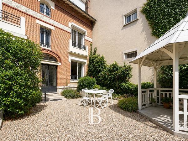 Saint-Mandé, Maison 7 Chambres -  256 m² à vendre