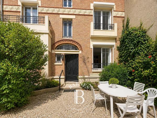 Saint-Mandé, Maison 7 Chambres -  256 m² à vendre