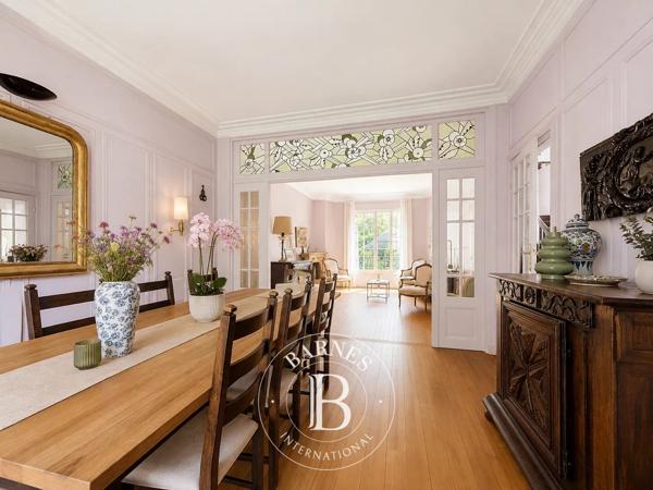Saint-Mandé, Maison 7 Chambres -  256 m² à vendre