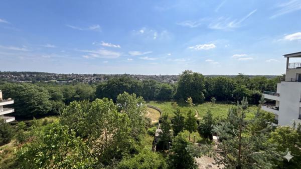 F4 avec terrasse et balcon + 2 stationnements sous-sol -  Corbeil Essonnes