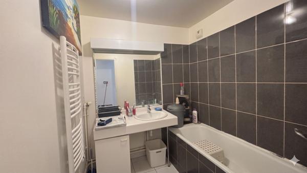 F4 avec terrasse et balcon + 2 stationnements sous-sol -  Corbeil Essonnes