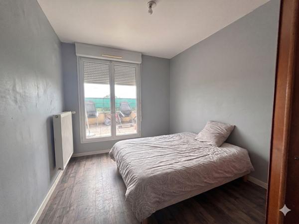 F4 avec terrasse et balcon + 2 stationnements sous-sol -  Corbeil Essonnes