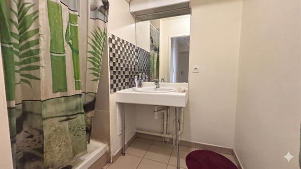 F4 avec terrasse et balcon + 2 stationnements sous-sol -  Corbeil Essonnes
