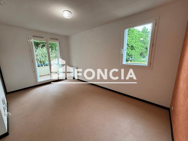 Location Studio 23.53 m² - 14 AV PIERRE MASSE Pau 64000