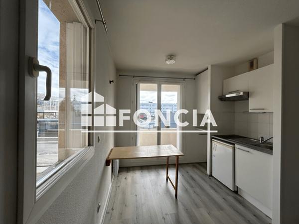 Location Studio 31.96 m² - 3 AVENUE DU PRESIDENT ANGOT Pau 64000