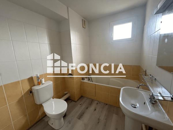 Location Studio 31.96 m² - 3 AVENUE DU PRESIDENT ANGOT Pau 64000