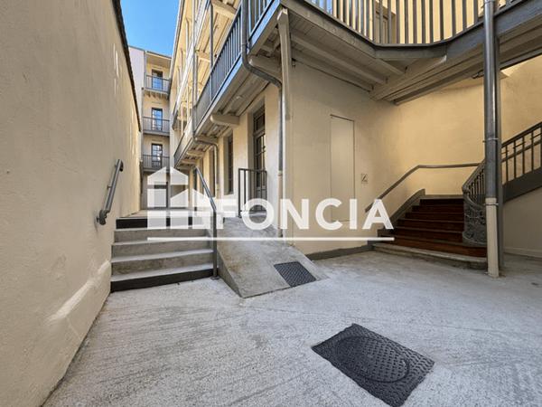 Location Appartement 3 pièces 53.47 m² - 25 Rue Maréchal Joffre Pau 64000