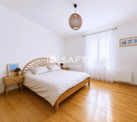 Bastide 203 m² avec dépendances et terrain constructible