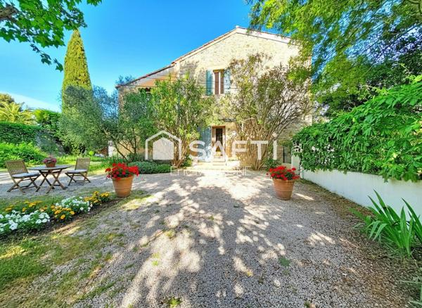 Bastide 203 m² avec dépendances et terrain constructible