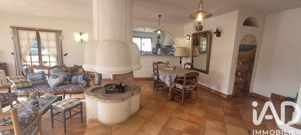 Maison à vendre 4 pièces 190 m² La Roquette-sur-Var