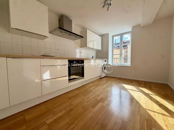 Vente                                                      Appartement
                        
                     3 pièces                      67 m2                     à Clermont-Ferrand