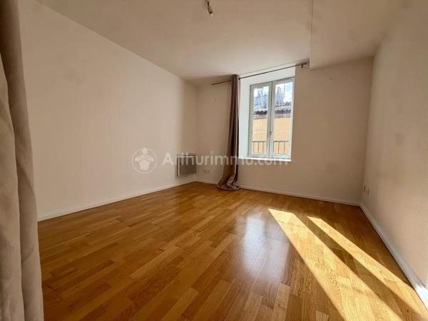 Vente                                                      Appartement
                        
                     3 pièces                      67 m2                     à Clermont-Ferrand