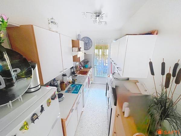 Deux chambres , terrasses, garage et stationnements