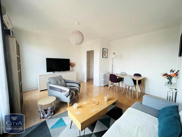 Appartement à louer 3 pièces 62.45m² Toulon (83000)