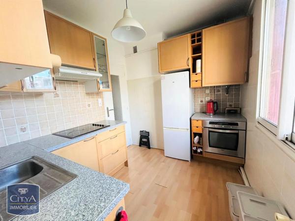 Appartement à louer 3 pièces 62.45m² Toulon (83000)