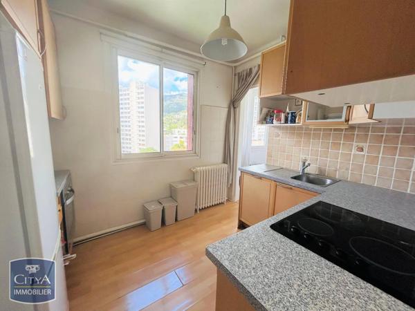 Appartement à louer 3 pièces 62.45m² Toulon (83000)