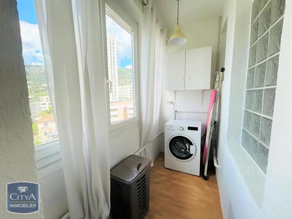 Appartement à louer 3 pièces 62.45m² Toulon (83000)