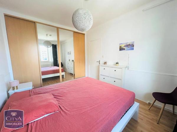 Appartement à louer 3 pièces 62.45m² Toulon (83000)