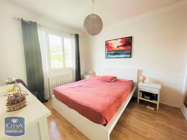 Appartement à louer 3 pièces 62.45m² Toulon (83000)