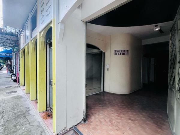 FORT DE FRANCE -  MURS COMMERCIAUX LIBRES, LOCAL  80 M²