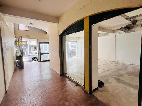 FORT DE FRANCE -  MURS COMMERCIAUX LIBRES, LOCAL  80 M²