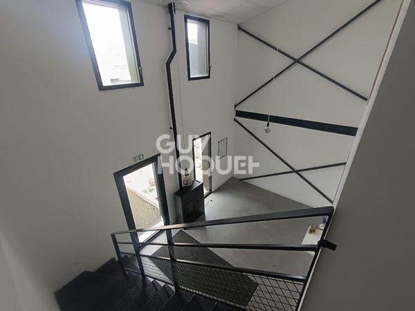 Local d'activité 365 m2 / bureaux / entrepôt