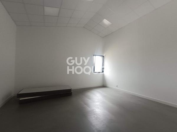 Local d'activité 365 m2 / bureaux / entrepôt