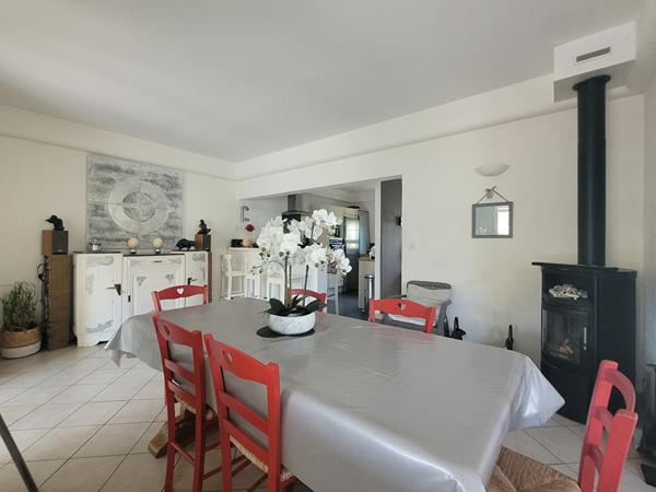 Proche Canal de Rompsay - Maison familiale avec jardin, piscine et véranda