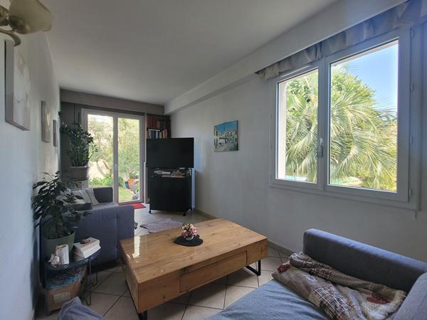 Proche Canal de Rompsay - Maison familiale avec jardin, piscine et véranda