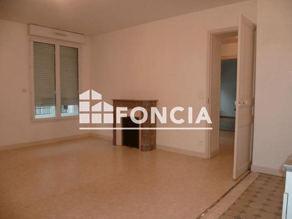 Location Appartement 2 pièces 52 m² - 12 RUE DU VIEUX REMPART Soissons 02200