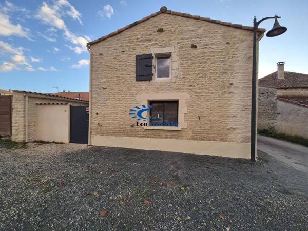 MAISON CHARENTAISE 4 CHAMBRES PARKING  Courcon