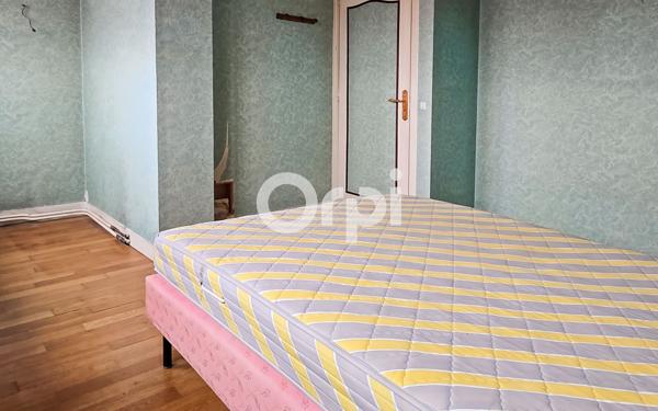 Maison à vendre    5 pièces •  Fosses