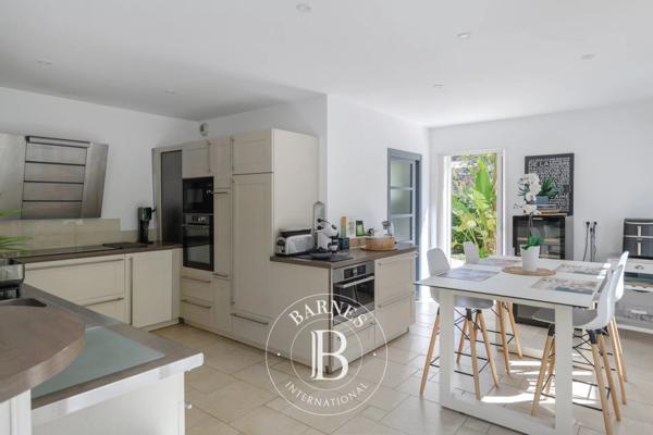 Six-Fours-les-Plages, Villa 5 Chambres -  257 m² à vendre