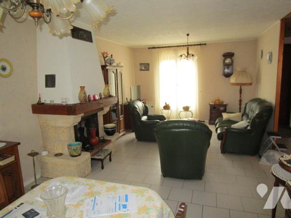 Maison individuelle de type plain pied avec trois chambre, garage, jardin