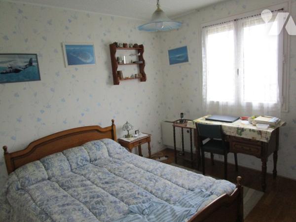 Maison individuelle de type plain pied avec trois chambre, garage, jardin