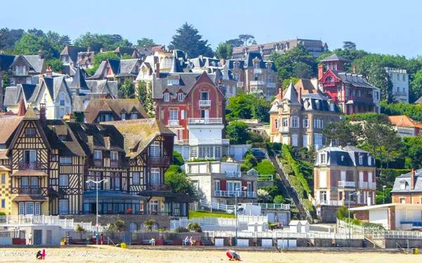 Maison à vendre    6 pièces • 189 m2 Villers-sur-Mer