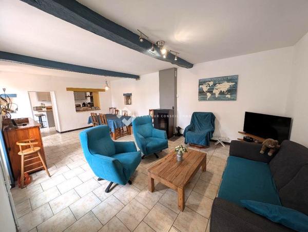 MAISON EN PIERRE, CHASSENEUIL, 178M², 4 CHAMBRES, DEPENDANCES.