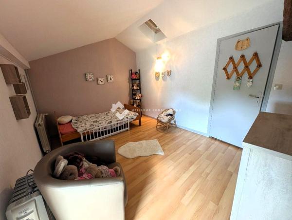 MAISON EN PIERRE, CHASSENEUIL, 178M², 4 CHAMBRES, DEPENDANCES.