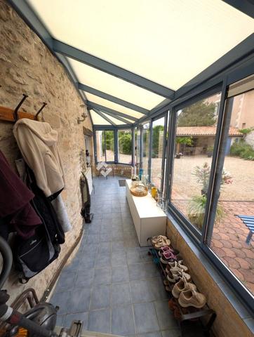 MAISON EN PIERRE, CHASSENEUIL, 178M², 4 CHAMBRES, DEPENDANCES.