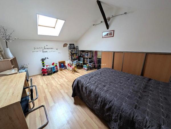 MAISON EN PIERRE, CHASSENEUIL, 178M², 4 CHAMBRES, DEPENDANCES.