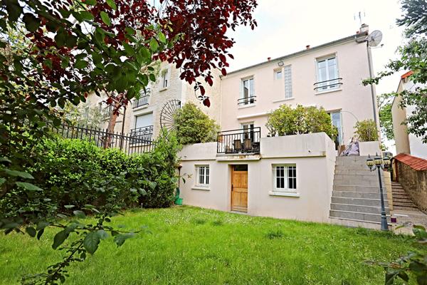 Maison Nanterre de 191 m² au sol €849 000 ** - Référence 15261